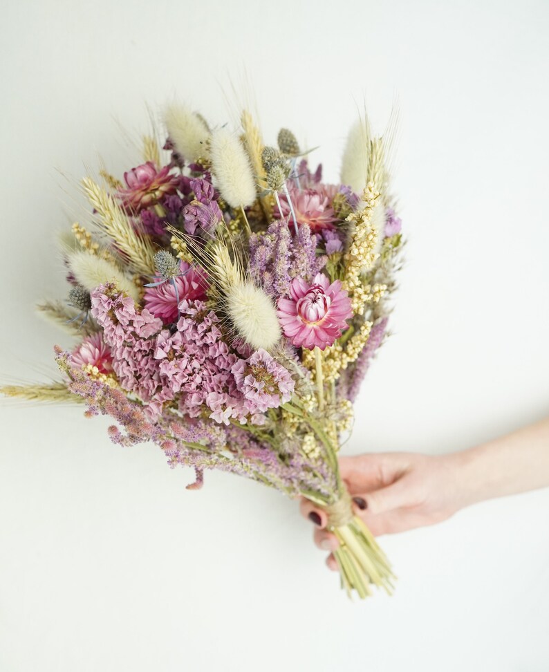 Dried flower bouquet