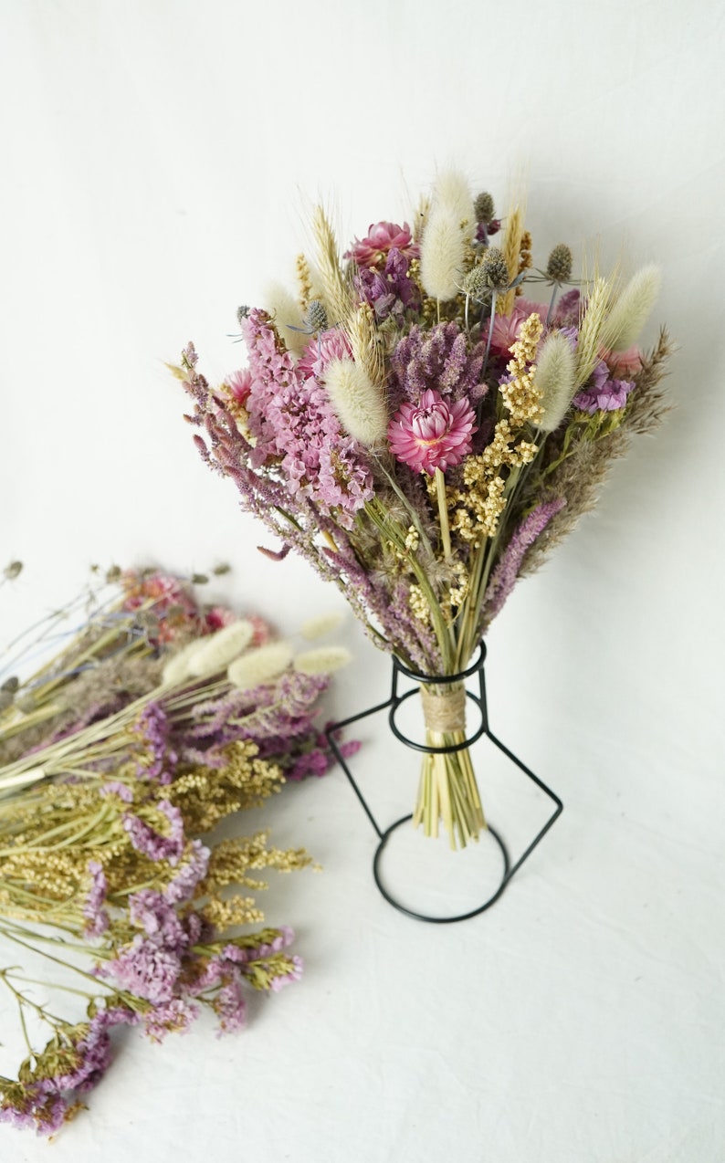 Dried flower bouquet