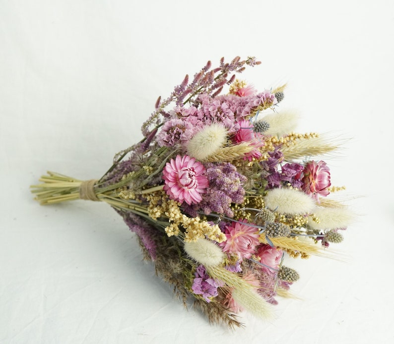 Dried flower bouquet